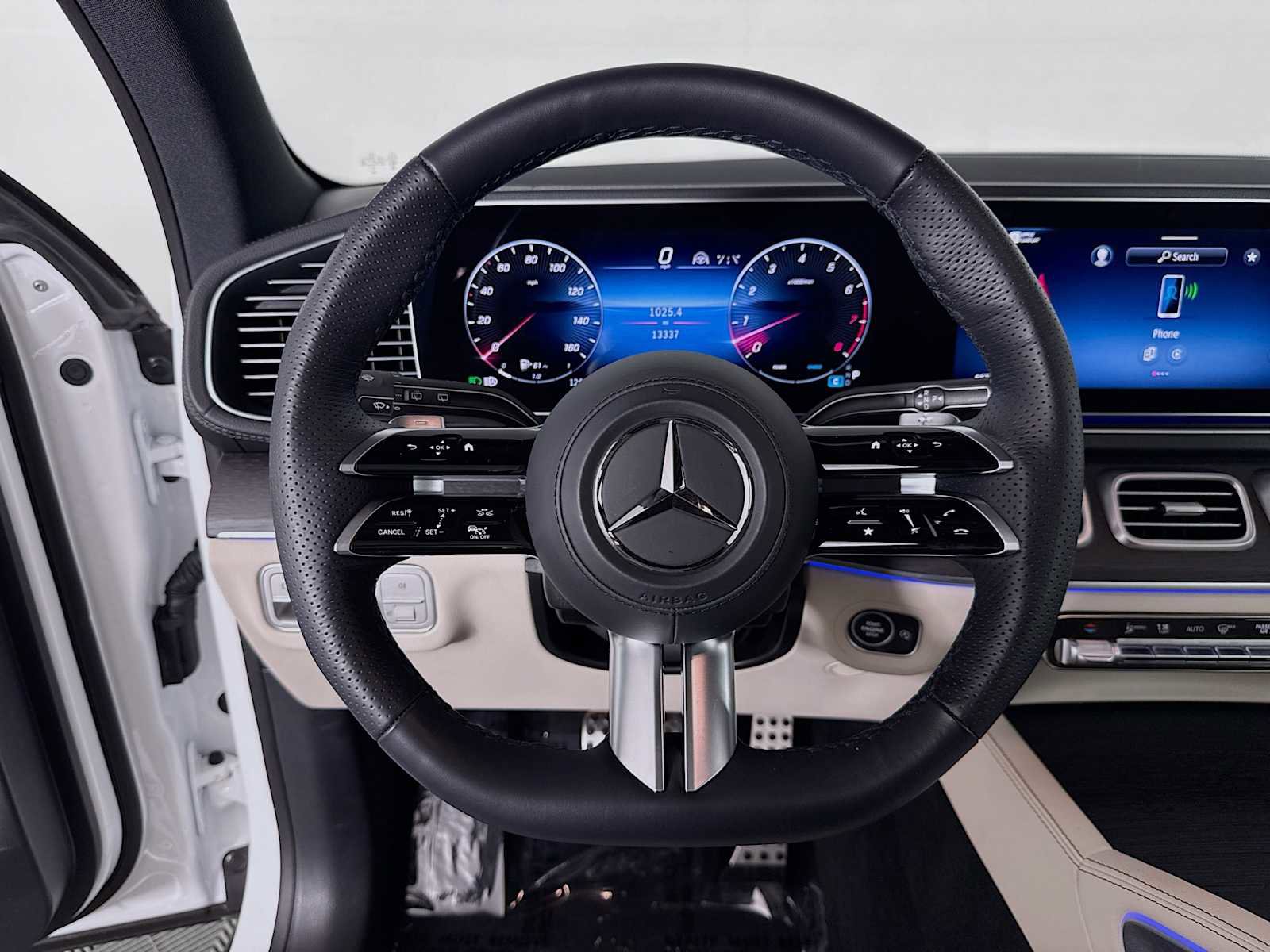 Used 2025 Mercedes-Benz GLS 450 4MATIC image 12