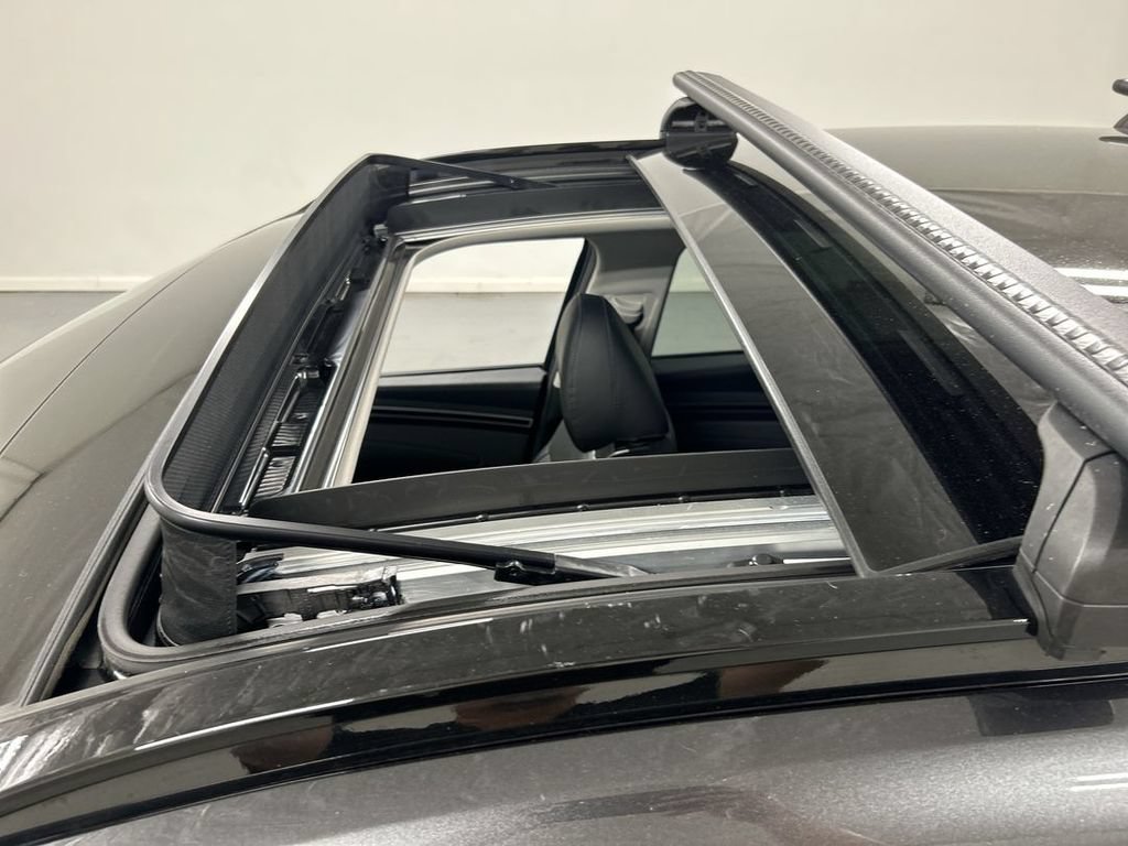 Used 2022 Hyundai Tucson Limited AWD/4WD image 20
