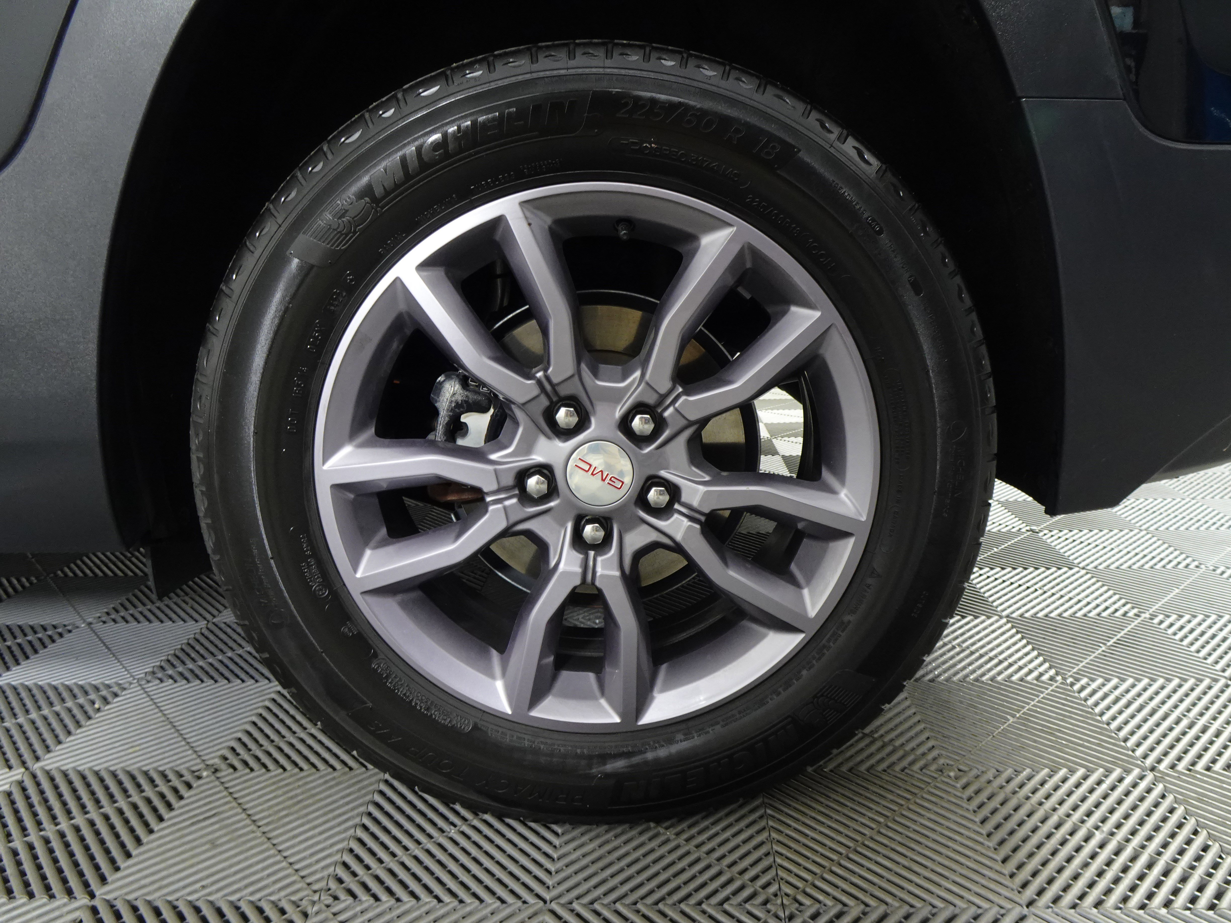 Used 2023 GMC Terrain SLT w/ LPO, Floor Liner Package image 43