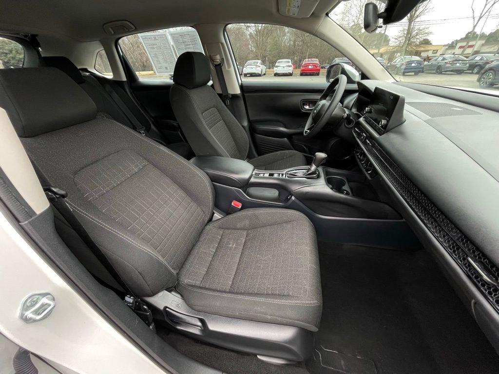 Used 2025 Honda HR-V LX image 31