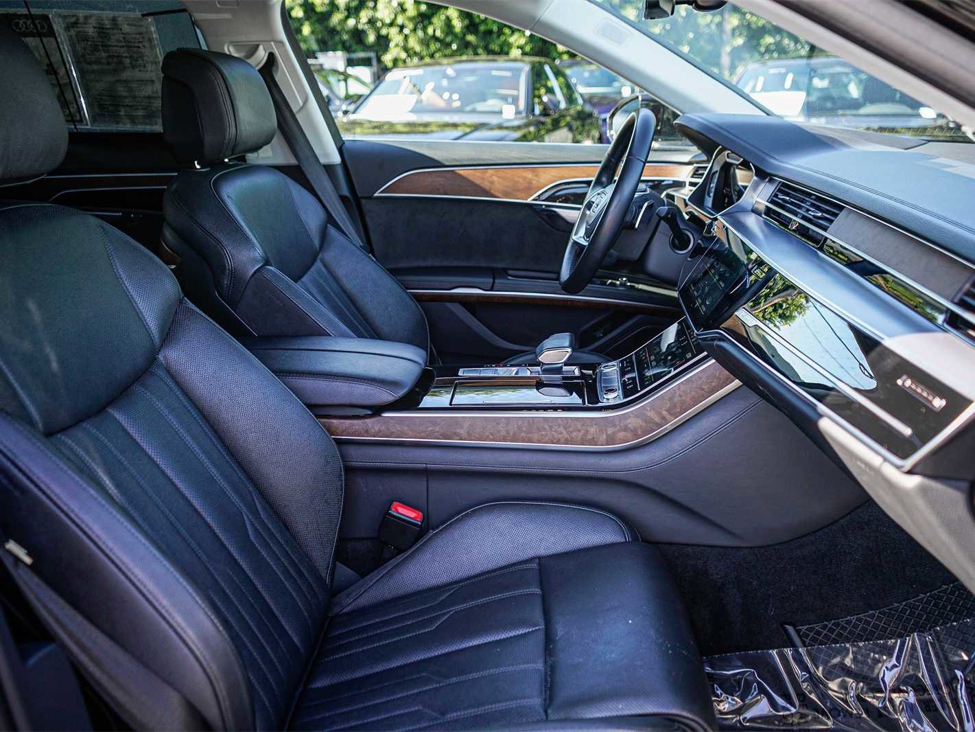 Used 2022 Audi A8 L 3.0T w/ Executive Package image 16