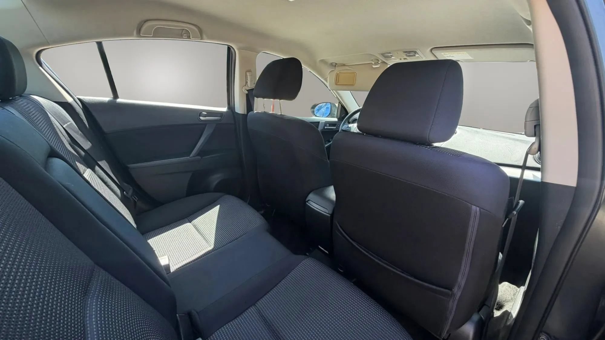 Used 2013 MAZDA MAZDA3 i Touring FWD image 25