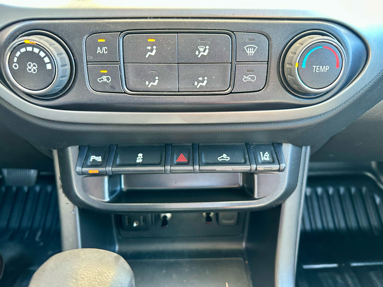 Used 2022 Chevrolet Colorado LT w/ Fleet Safety Package image 23