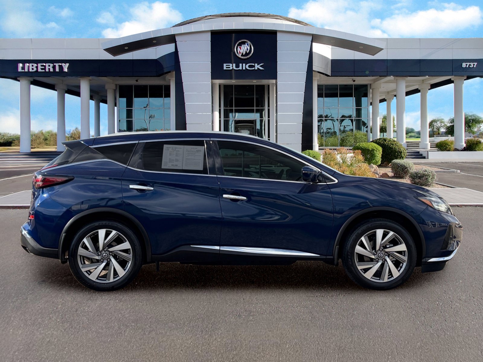 Used 2020 Nissan Murano SL FWD image 2