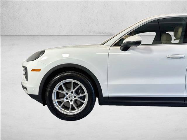 Used 2026 Porsche Cayenne AWD/4WD image 27