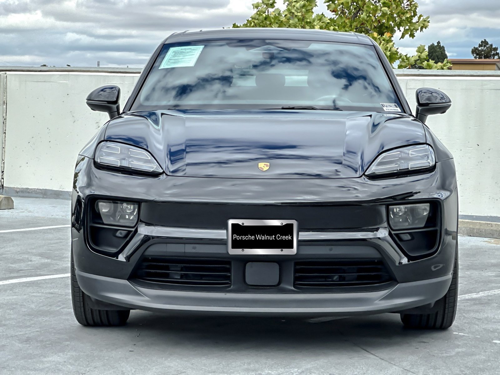 Used 2025 Porsche Macan 4S Electric AWD/4WD image 12
