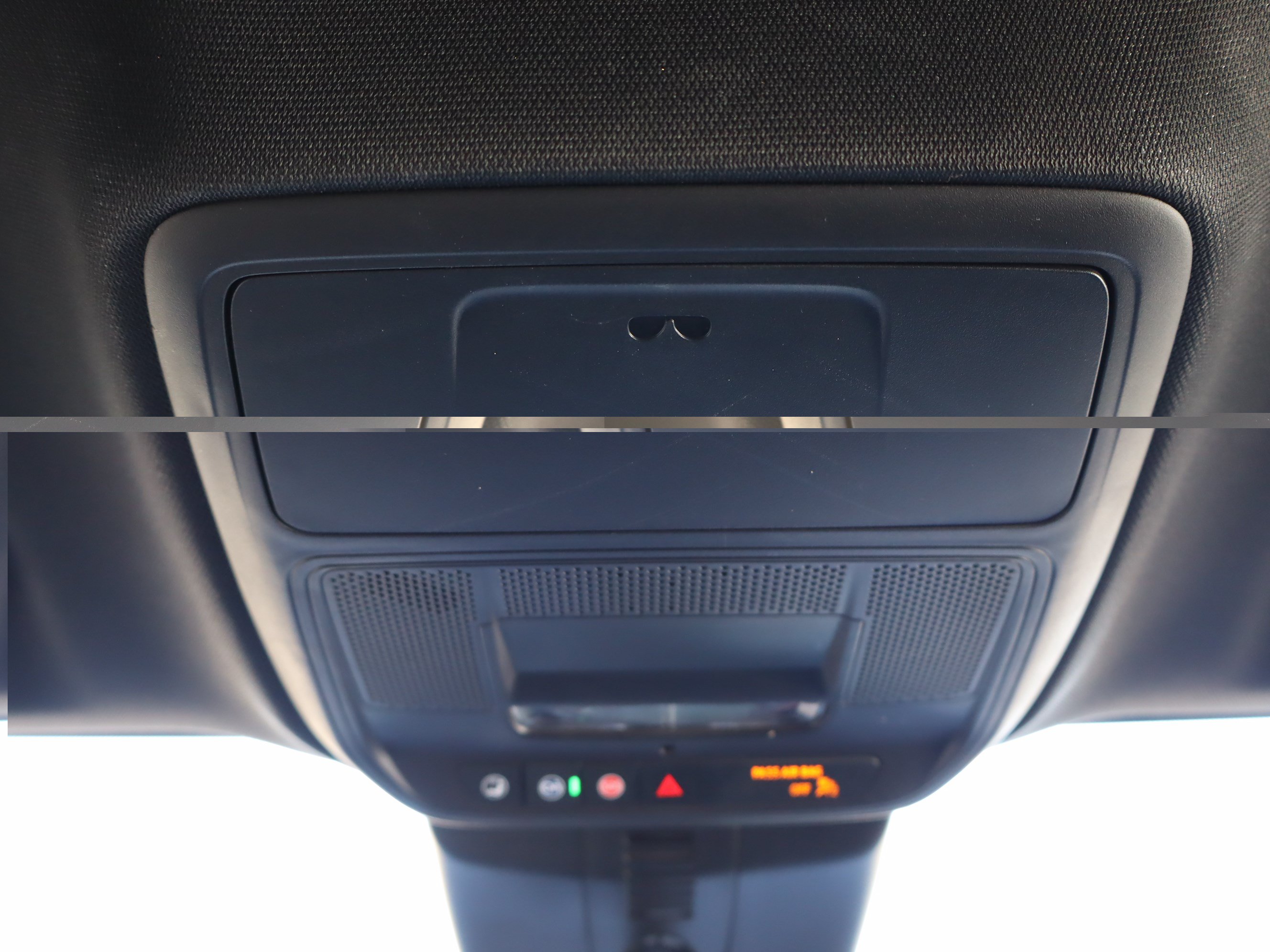 Used 2025 Chevrolet Traverse LT FWD image 29