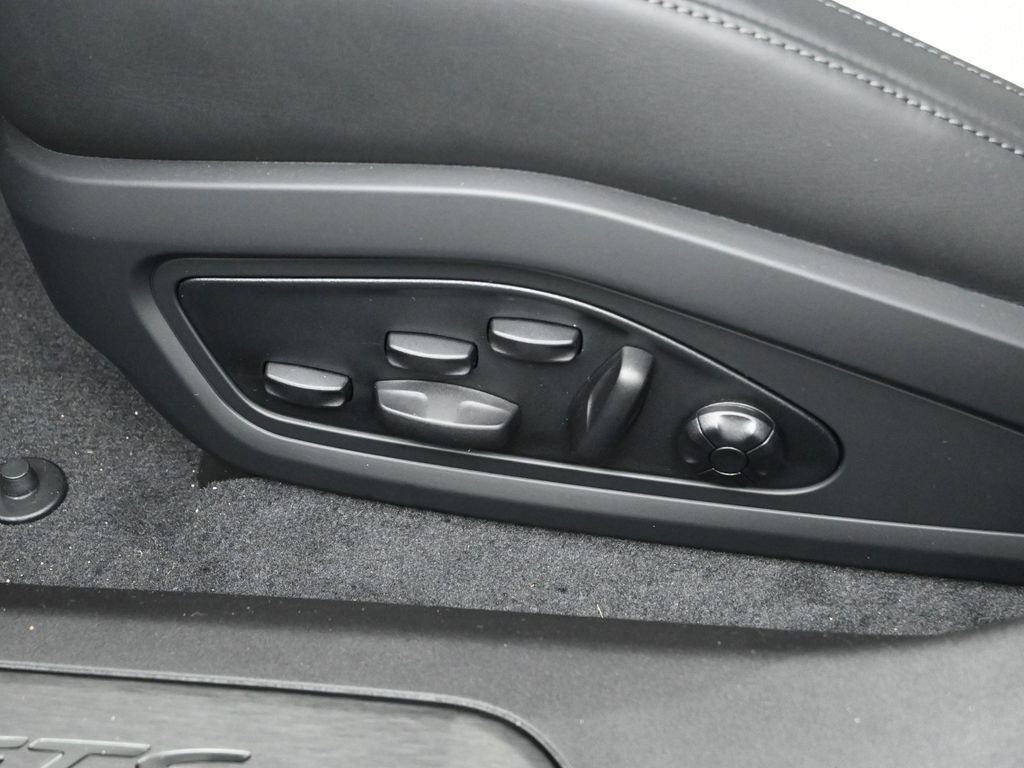 New 2026 Porsche Taycan GTS AWD/4WD image 15