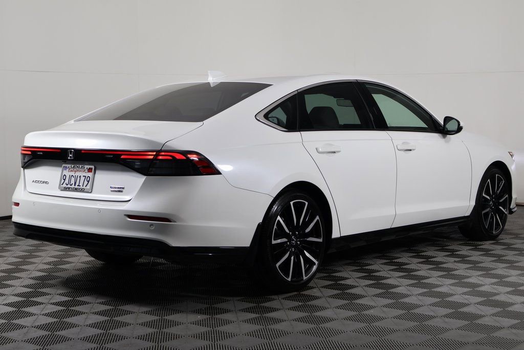 Used 2023 Honda Accord Touring image 4