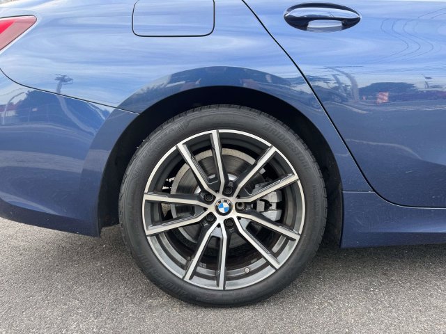 Used 2022 BMW 330i xDrive Sedan w/ Convenience Package AWD/4WD image 10