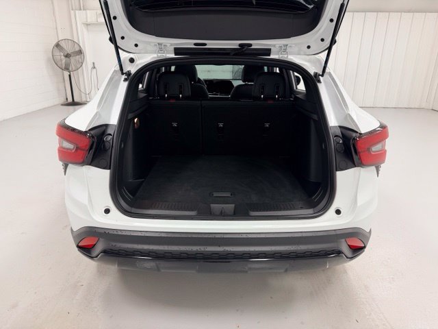 Certified 2024 Chevrolet Trax RS w/ Sunroof Package FWD image 23