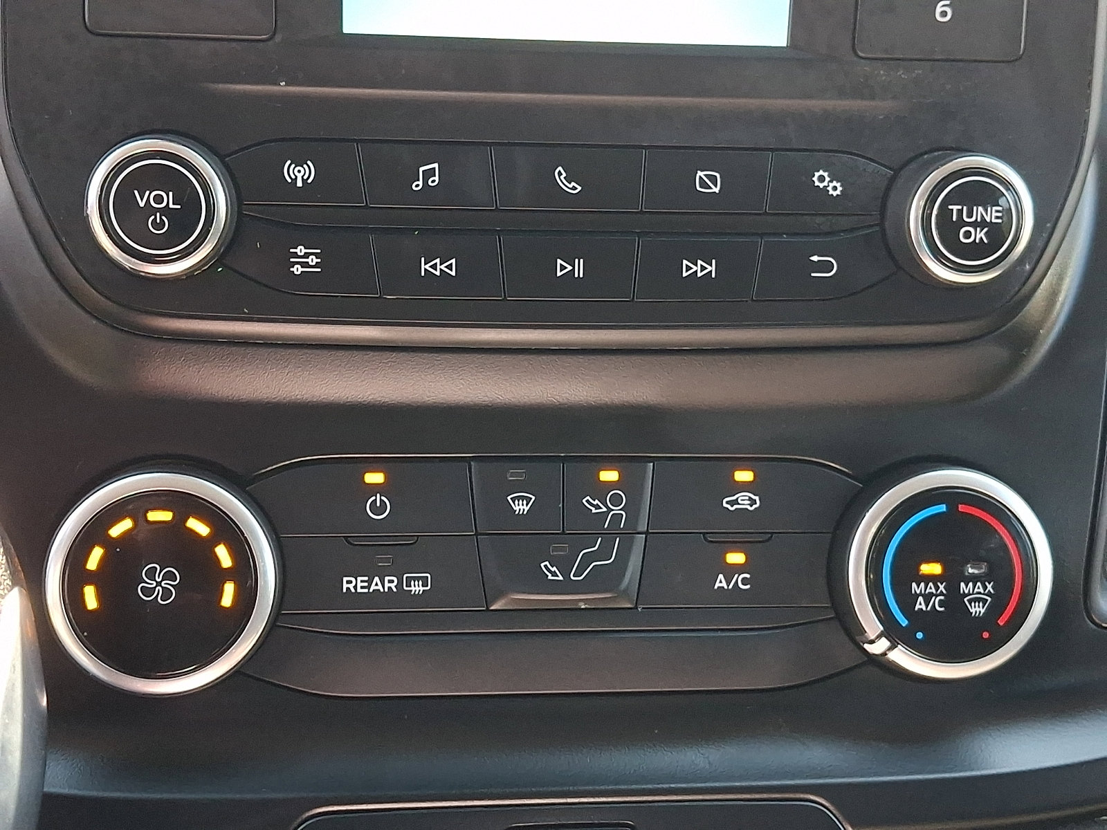 Used 2024 Ford Transit 250 Low Roof w/ Exterior Upgrade Package image 15