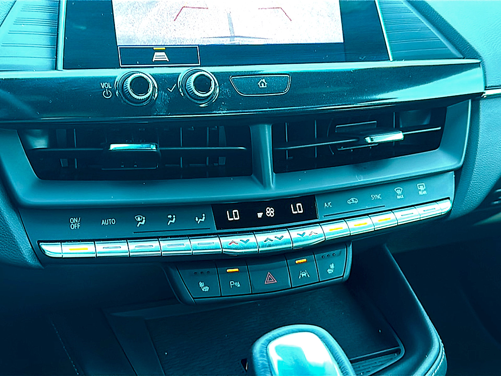 Certified 2024 Cadillac CT4 Luxury w/ Sun And Sound Package image 34