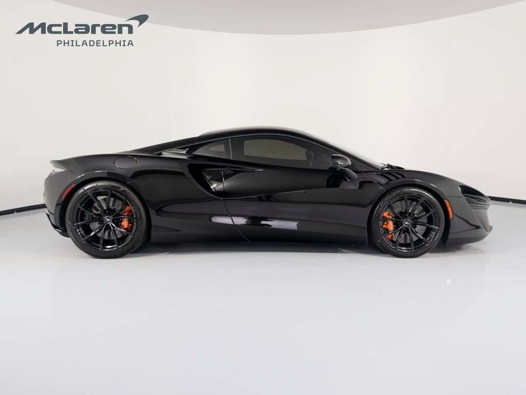 Used 2023 McLaren Artura RWD image 6