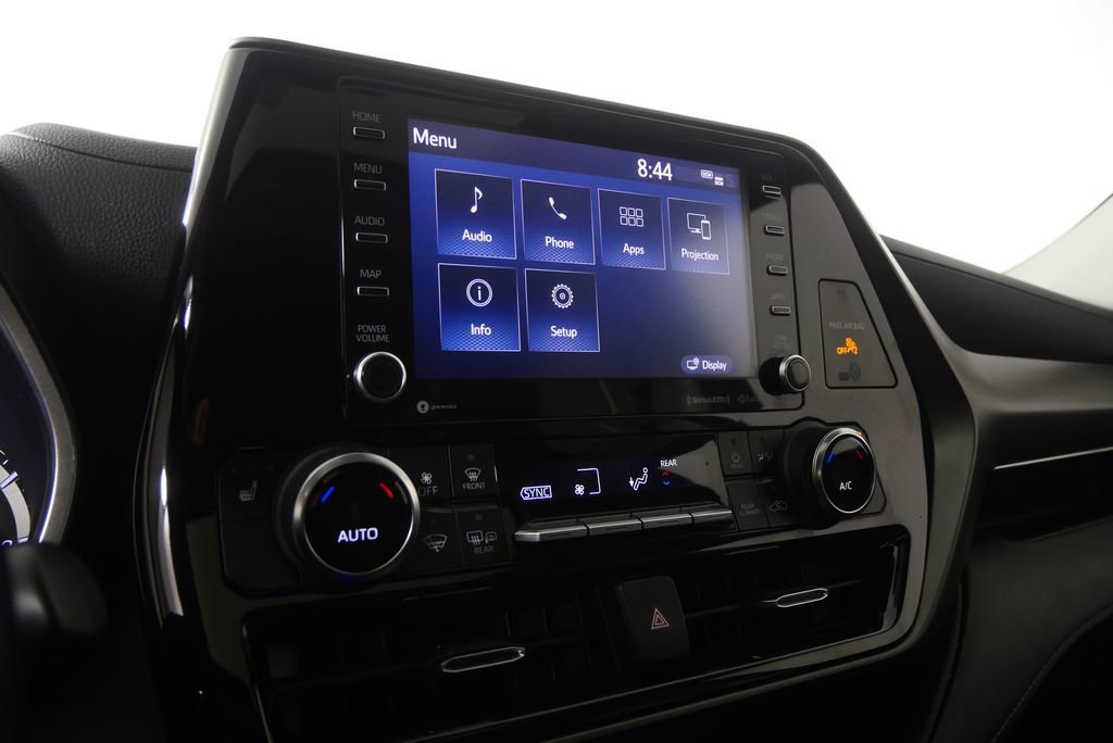 Used 2022 Toyota Highlander XLE image 28