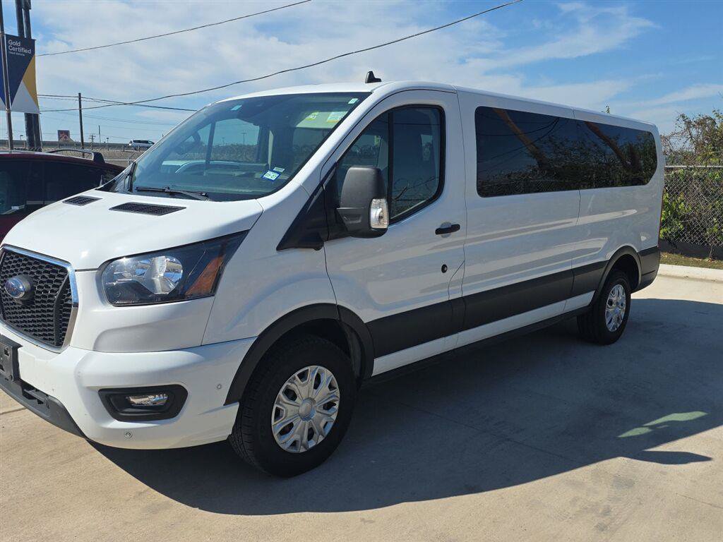 Used 2023 Ford Transit 350 XLT RWD image 4