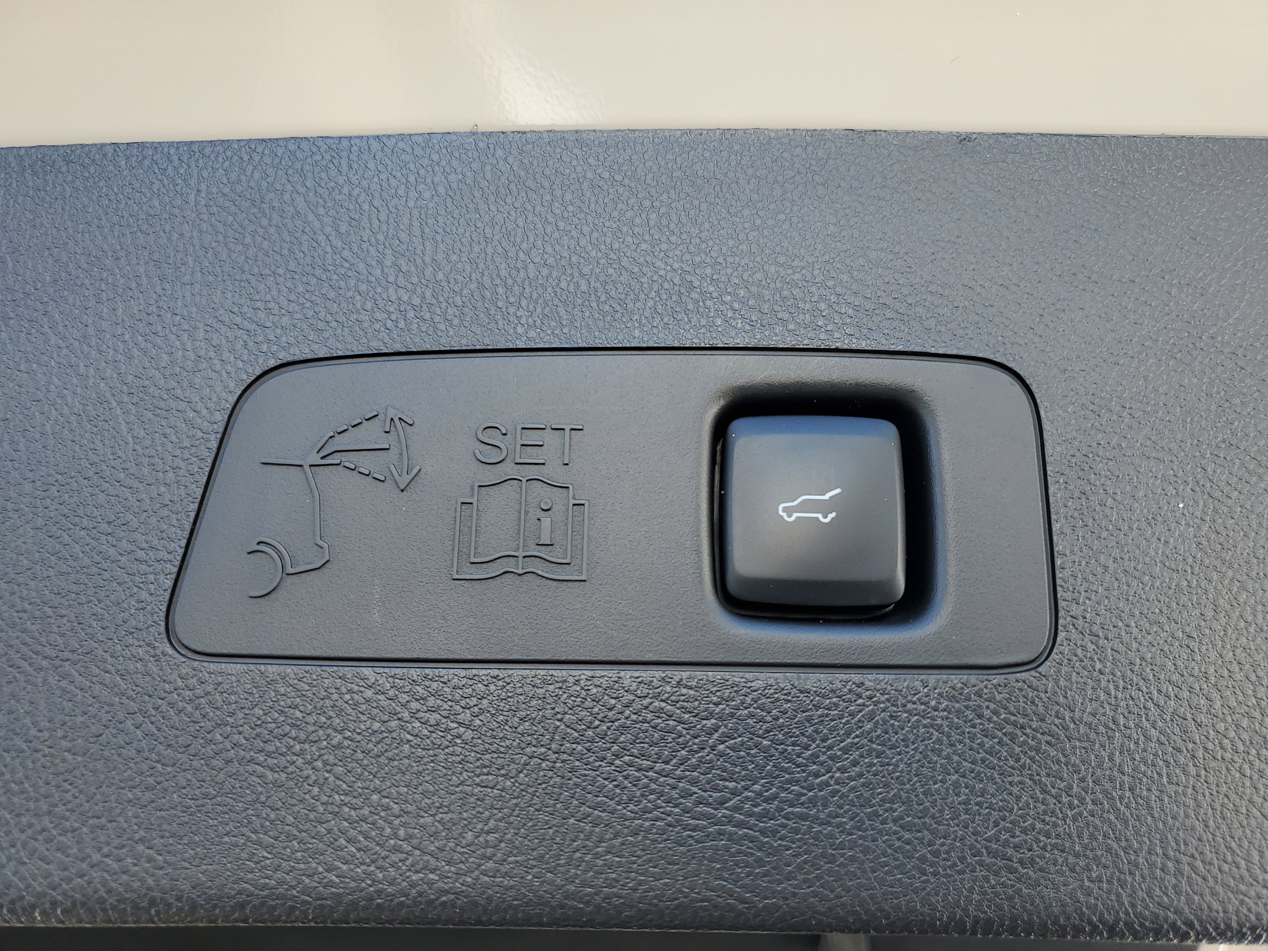 Certified 2024 Lincoln Corsair FWD image 7