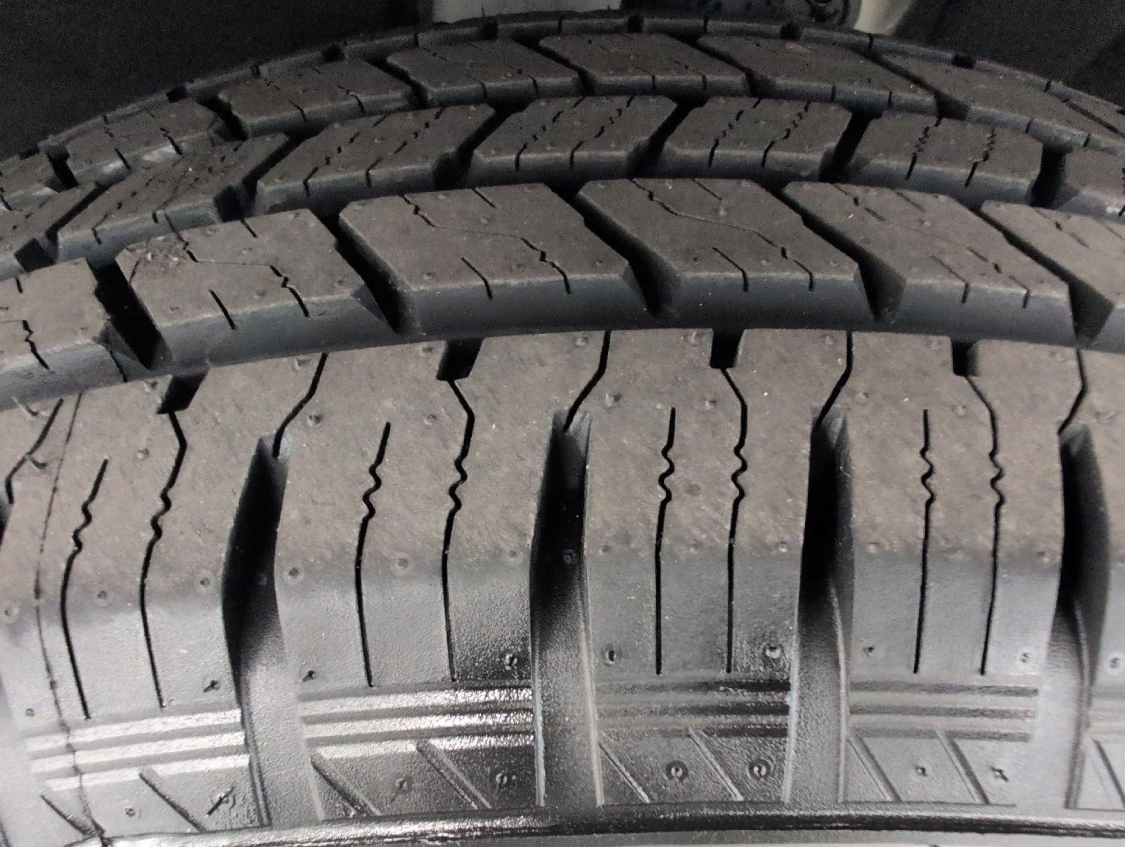 Used 2023 Chevrolet Traverse LT w/ LPO, Floor Liner Package AWD/4WD image 5