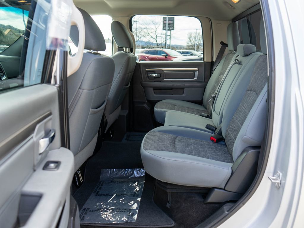 Used 2017 RAM 1500 Classic SLT AWD/4WD image 12