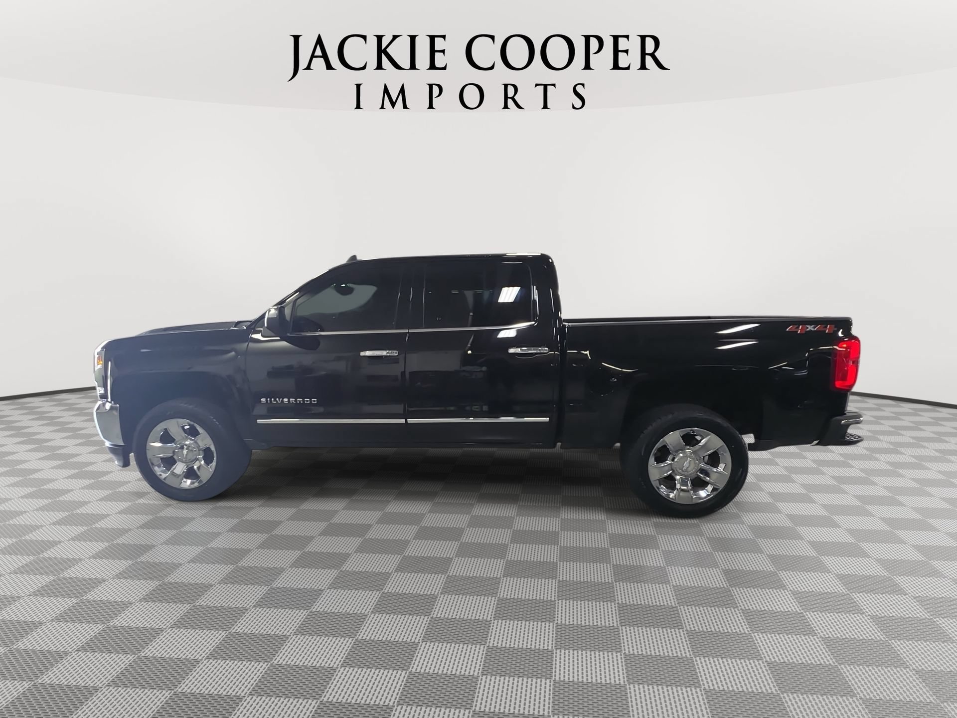 Used 2018 Chevrolet Silverado 1500 LTZ w/ Sport Package AWD/4WD image 8