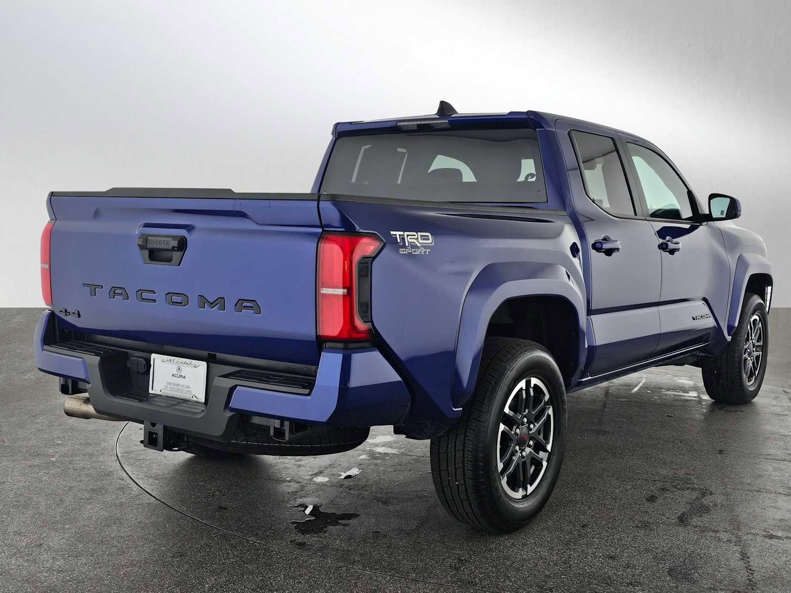 Used 2025 Toyota Tacoma TRD Sport image 3