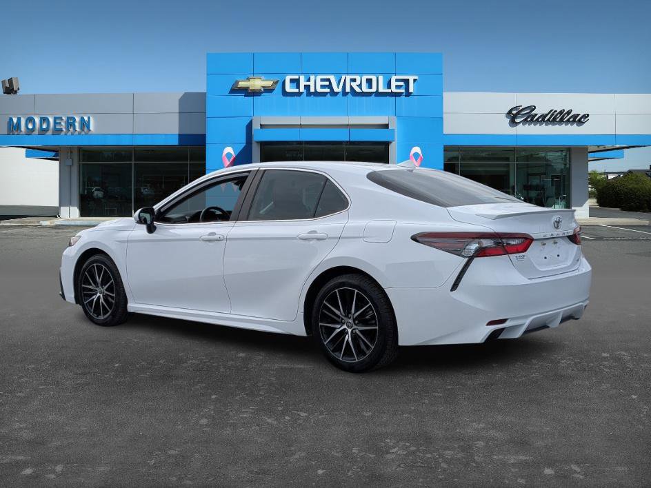 Used 2022 Toyota Camry SE image 5
