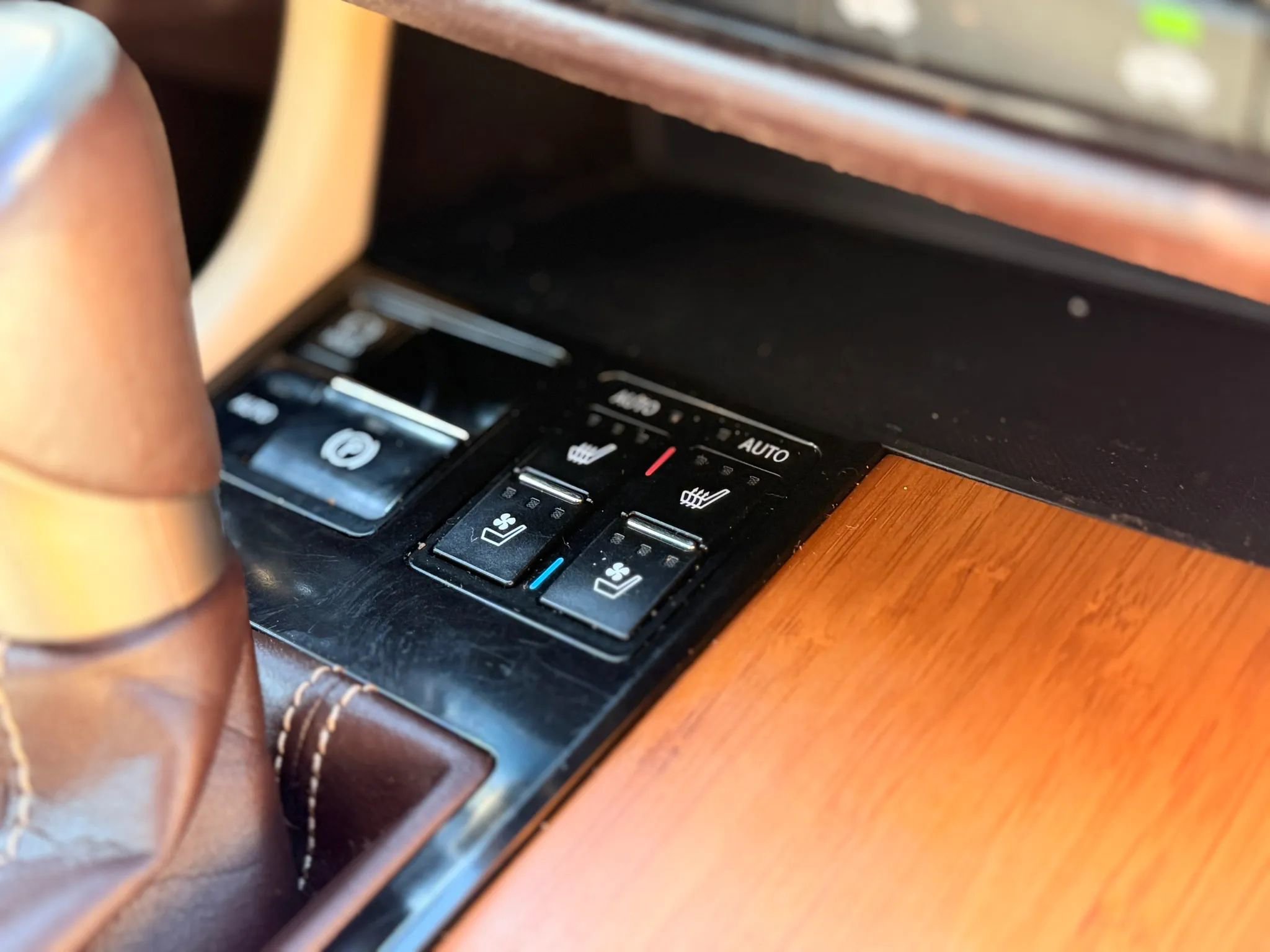 Used 2016 Lexus RX 350 RX 350 Sport Utility 4D w/ Premium Package image 33