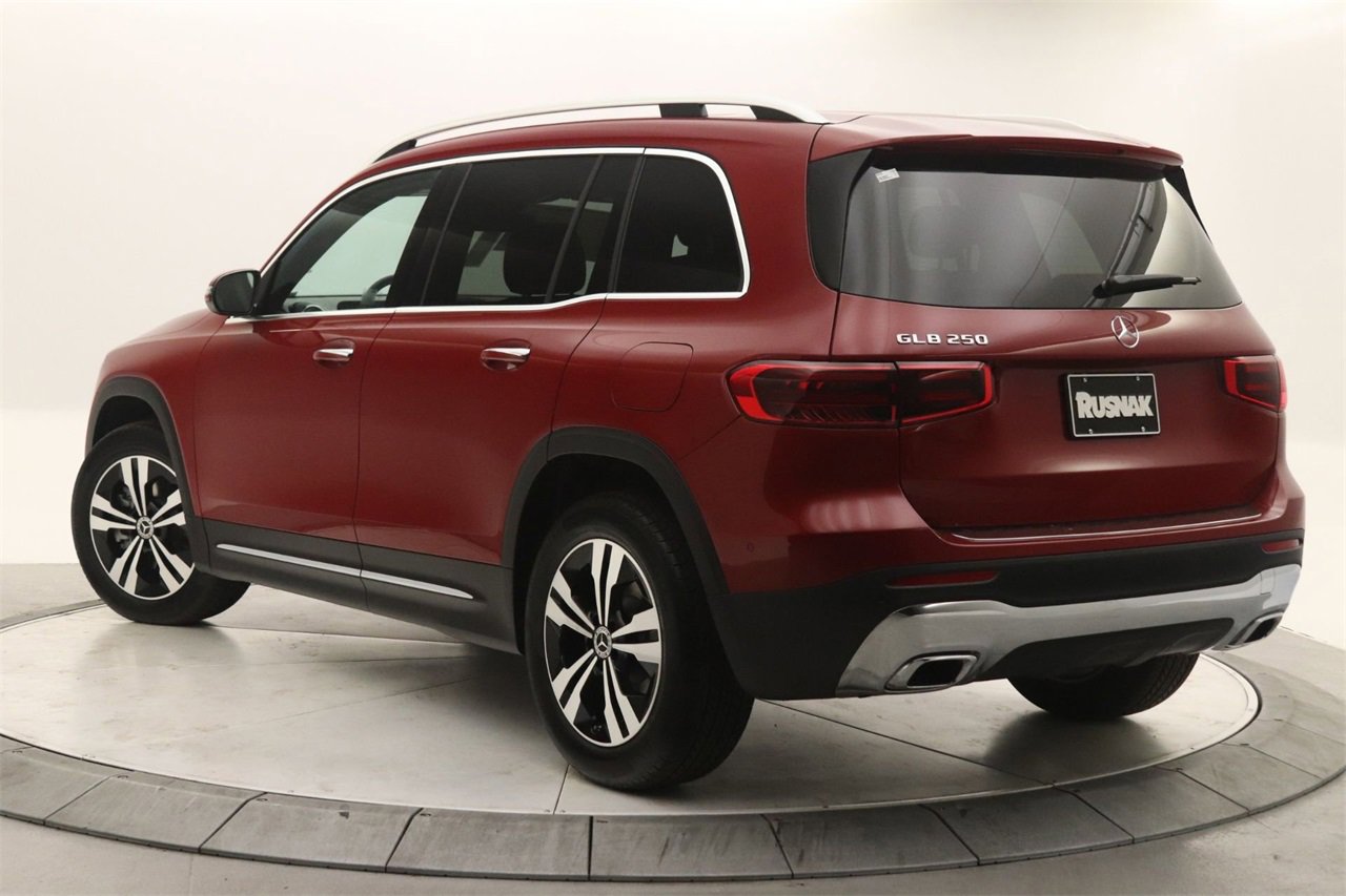 New 2025 Mercedes-Benz GLB 250 image 2