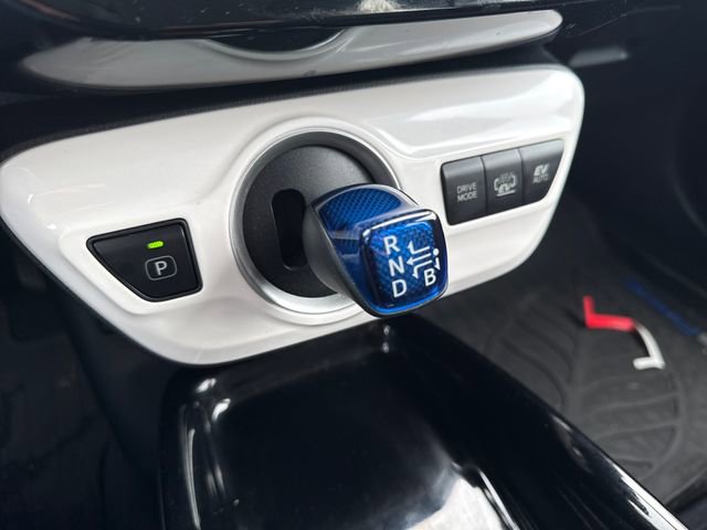 Used 2018 Toyota Prius Prime Plus FWD image 32