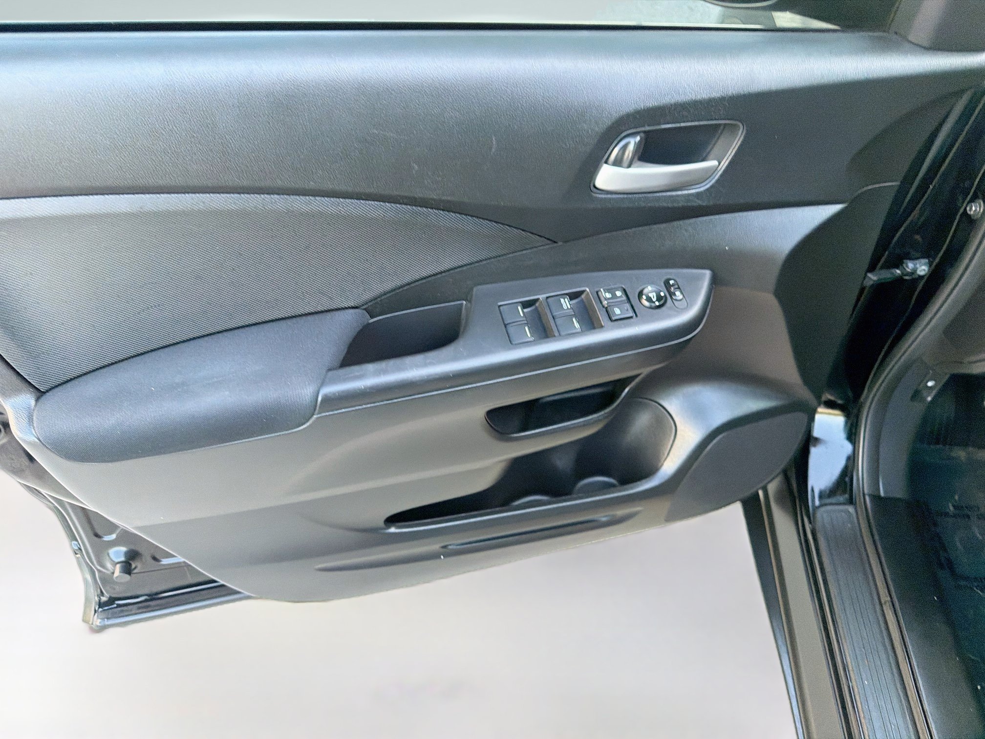 Used 2016 Honda CR-V LX image 19