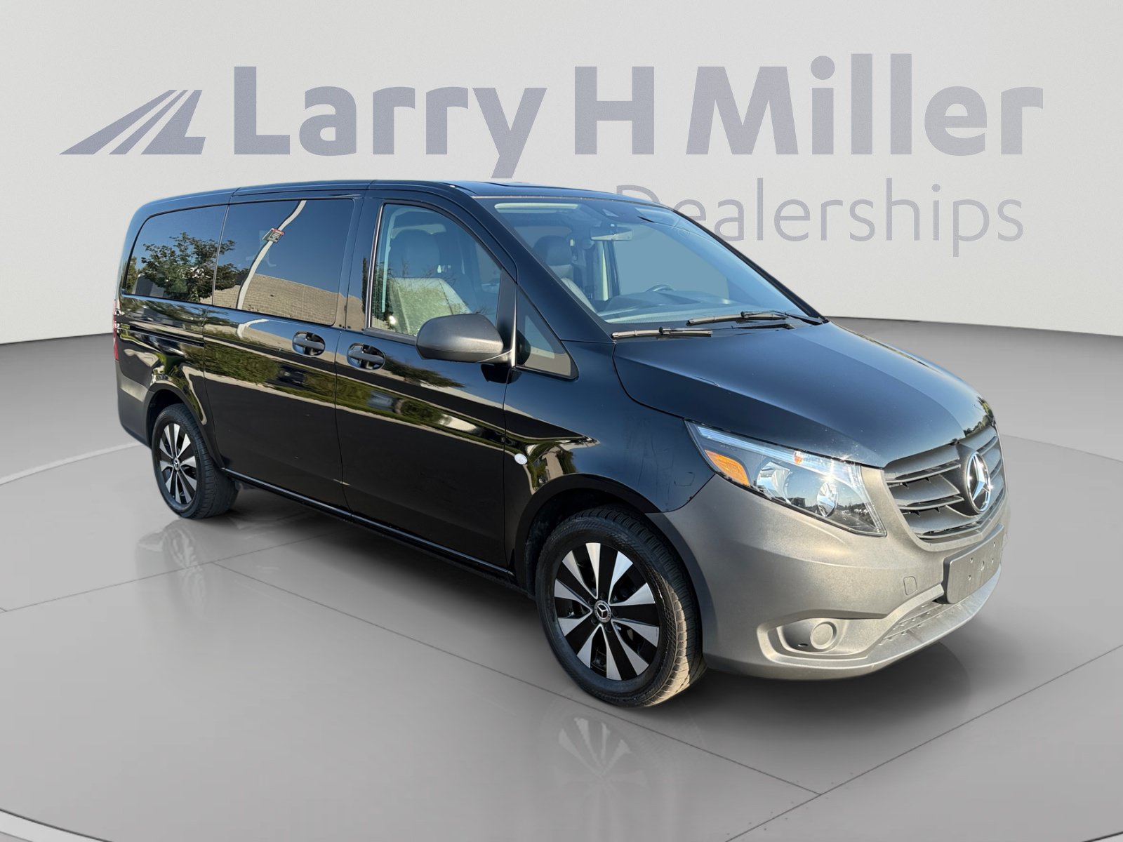 Used 2023 Mercedes-Benz Metris Passenger image 7