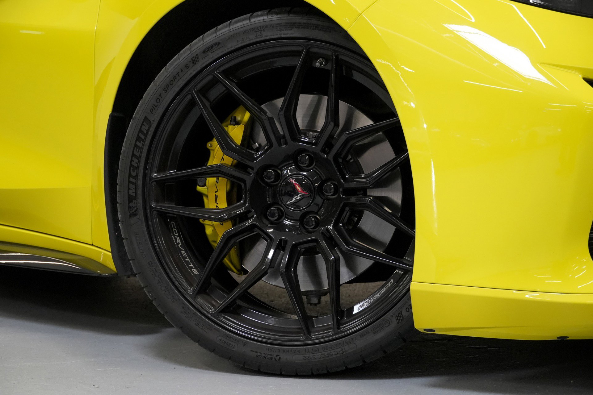 Used 2023 Chevrolet Corvette Z06 w/ Stealth Interior Trim Package RWD image 3