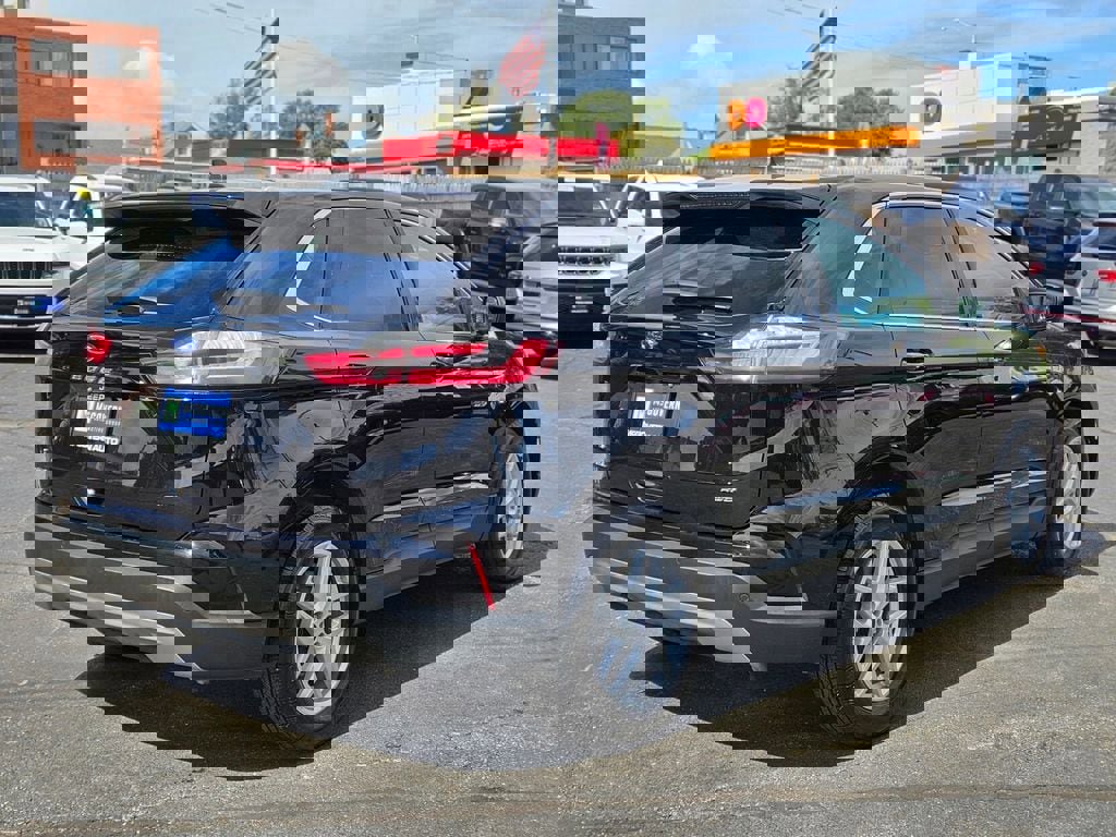 Used 2022 Ford Edge SEL w/ Convenience Package image 5