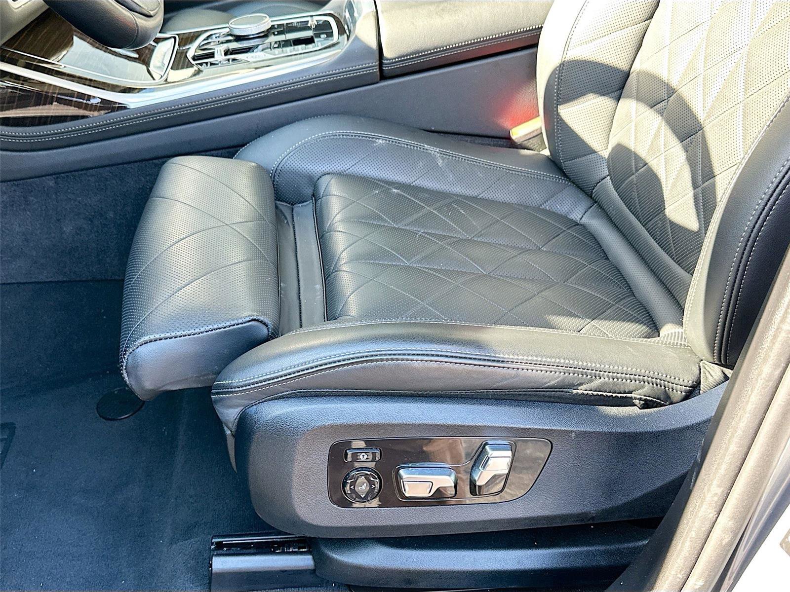 Certified 2024 BMW X7 xDrive40i w/ Premium Package image 20