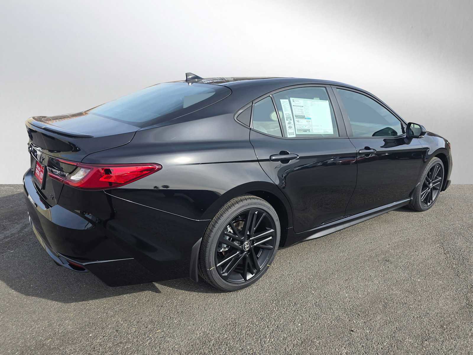 New 2026 Toyota Camry Hybrid image 3