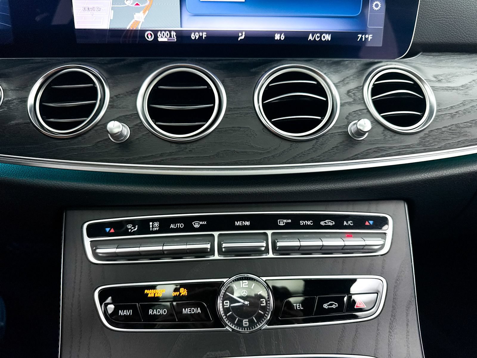 Used 2019 Mercedes-Benz E 300 4MATIC image 26