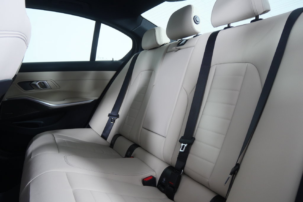 New 2026 BMW 330i Sedan w/ M Sport Package RWD image 13