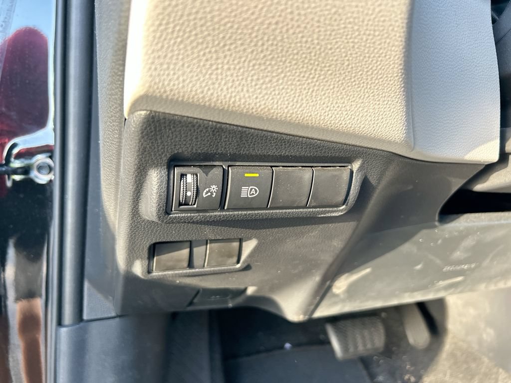 Used 2024 Toyota Corolla Cross L FWD image 13