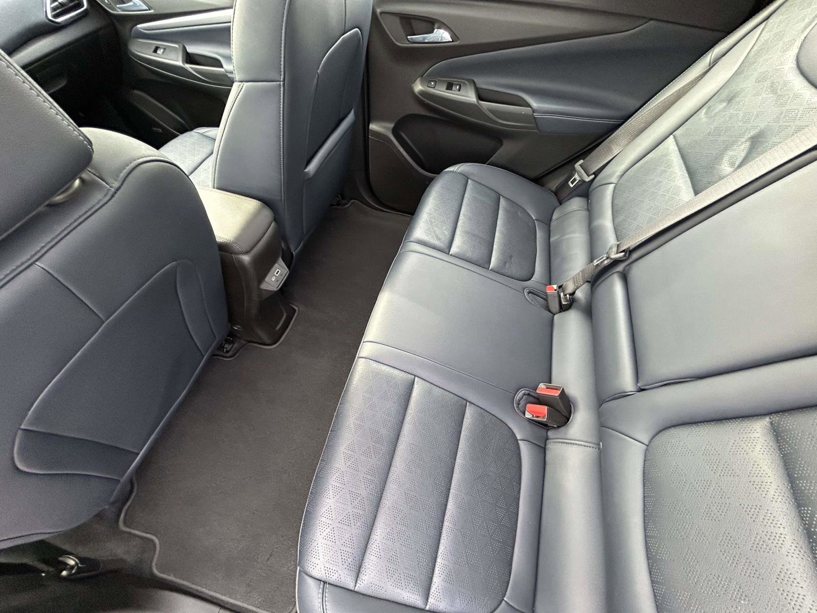 Used 2022 Chevrolet Bolt EUV Premier w/ Sun & Sound Package image 12