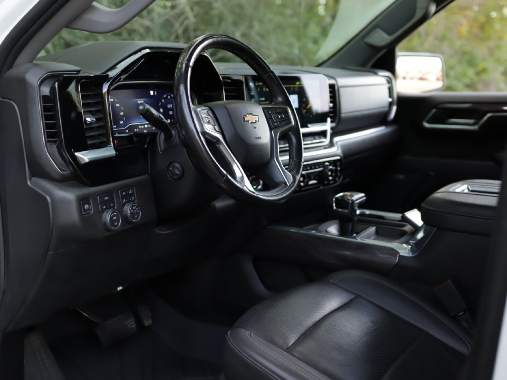Used 2022 Chevrolet Silverado 1500 LTZ w/ Max Trailering Package AWD/4WD image 9