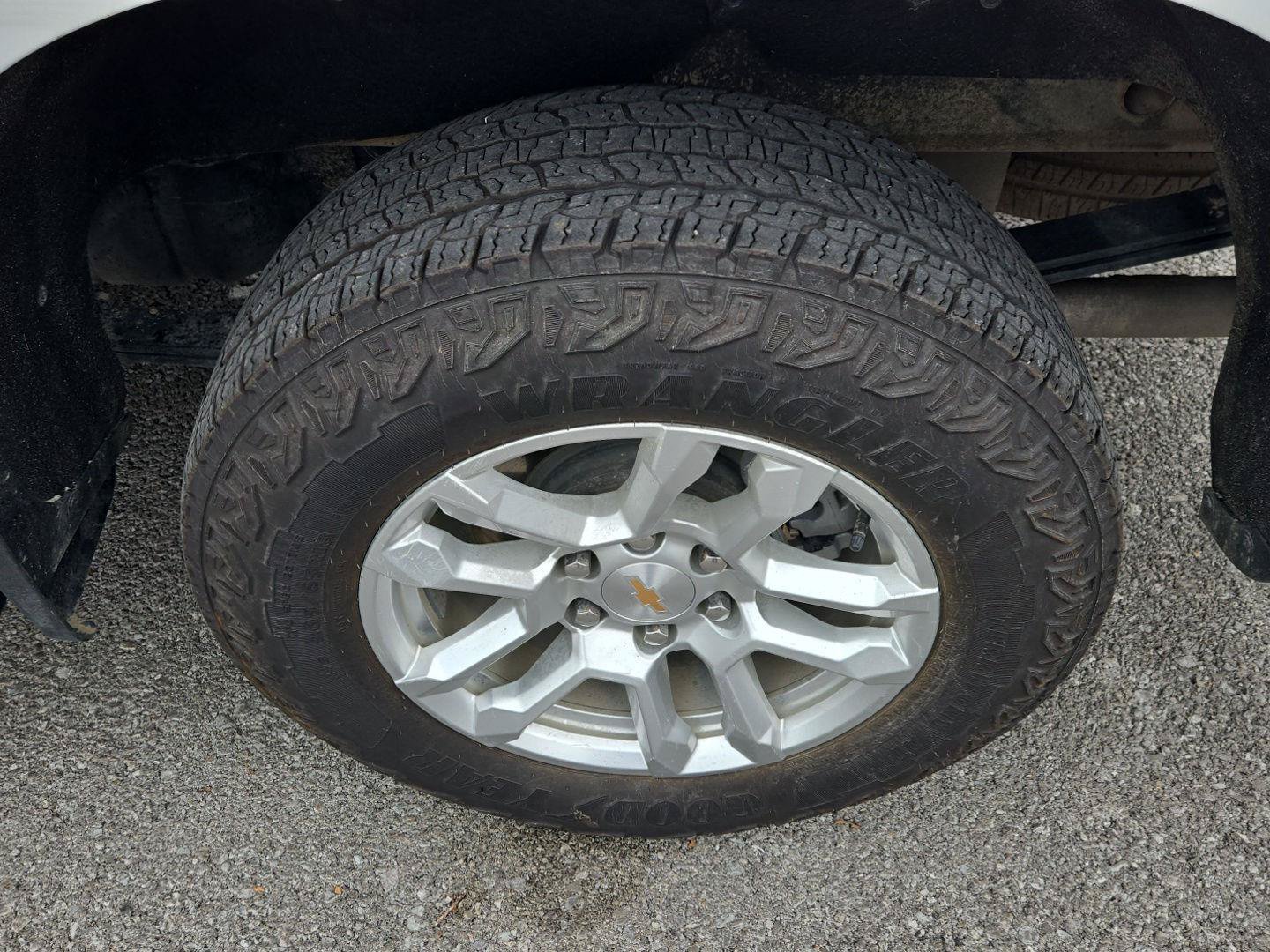 Used 2025 Chevrolet Silverado 1500 LT AWD/4WD image 11
