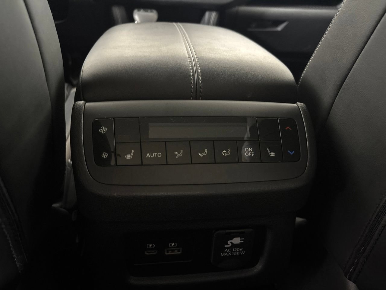 Used 2025 Nissan Pathfinder Platinum FWD image 27