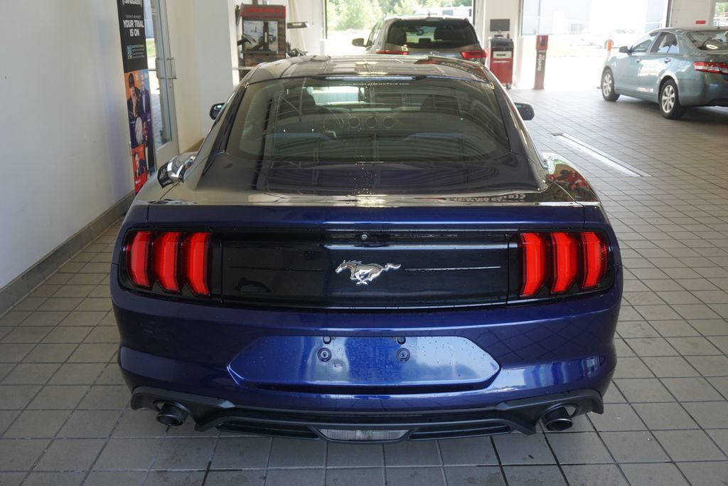 Used 2018 Ford Mustang Coupe RWD image 13