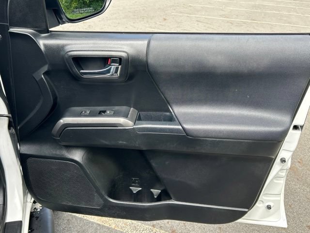 Used 2019 Toyota Tacoma TRD Off-Road AWD/4WD image 40