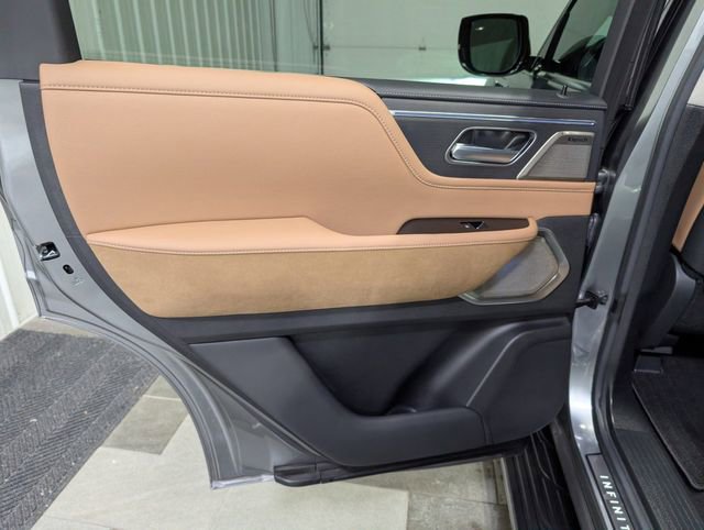 Used 2025 INFINITI QX80 Sensory image 9