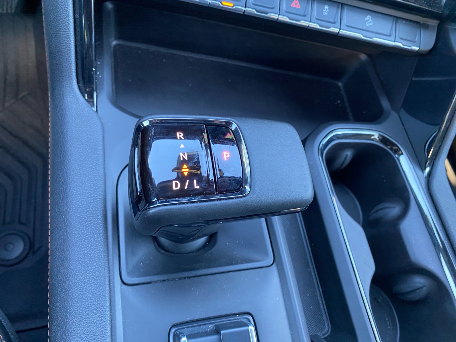 Used 2024 GMC Sierra 1500 AT4 w/ Technology Package image 22