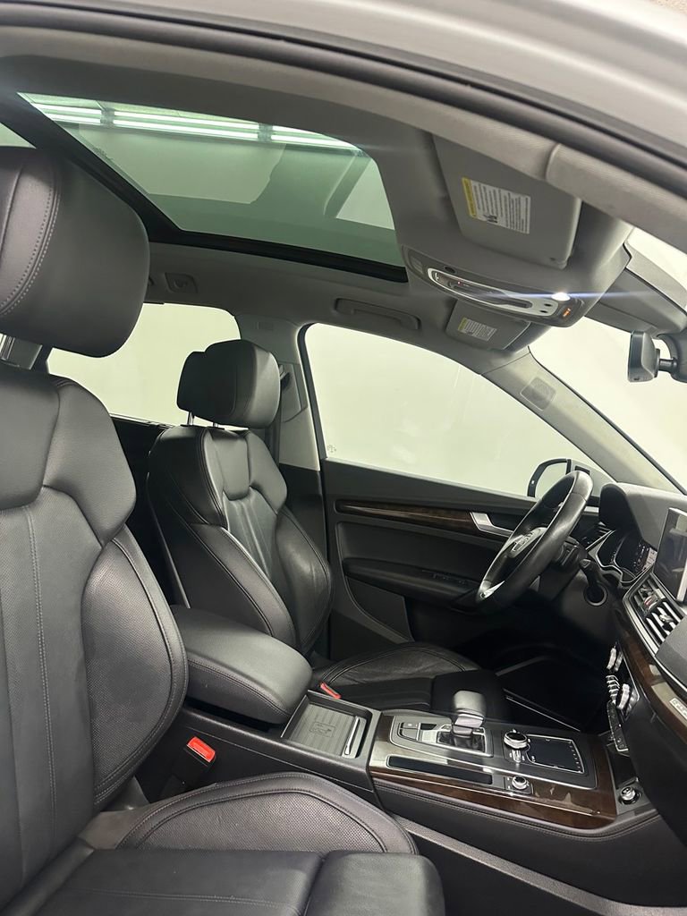 Used 2019 Audi Q5 2.0T Premium Plus w/ Premium Plus Package AWD/4WD image 40