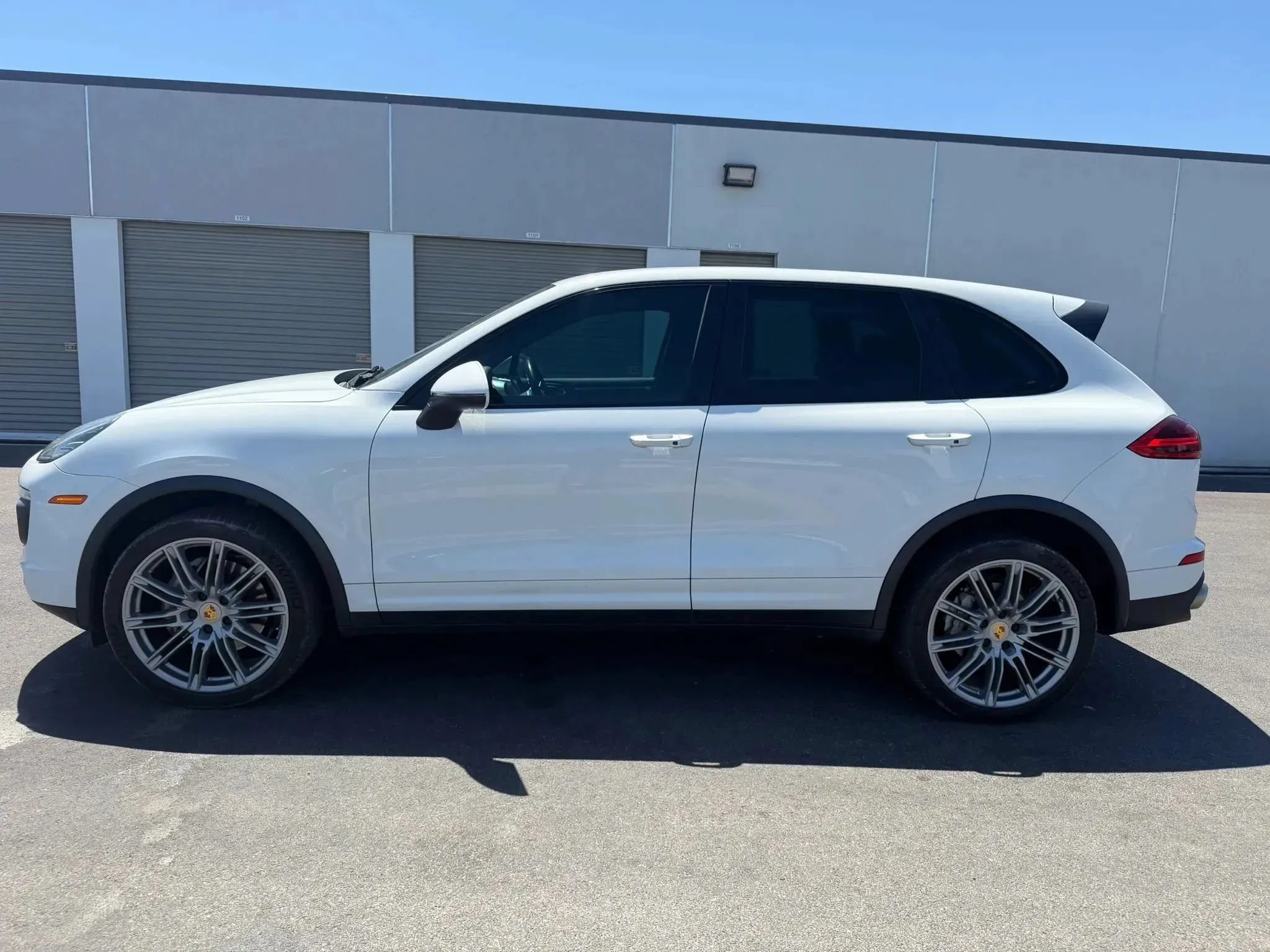 Used 2017 Porsche Cayenne S w/ Premium Plus Package AWD/4WD image 3