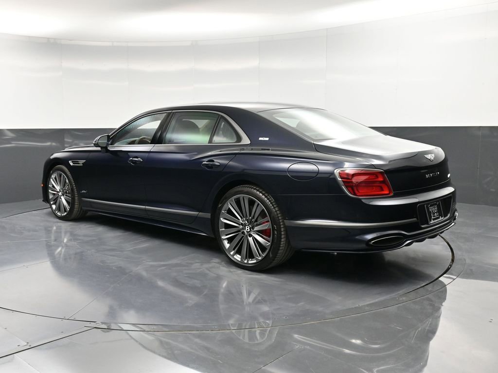 Used 2025 Bentley Flying Spur Plug-In Hybrid image 3