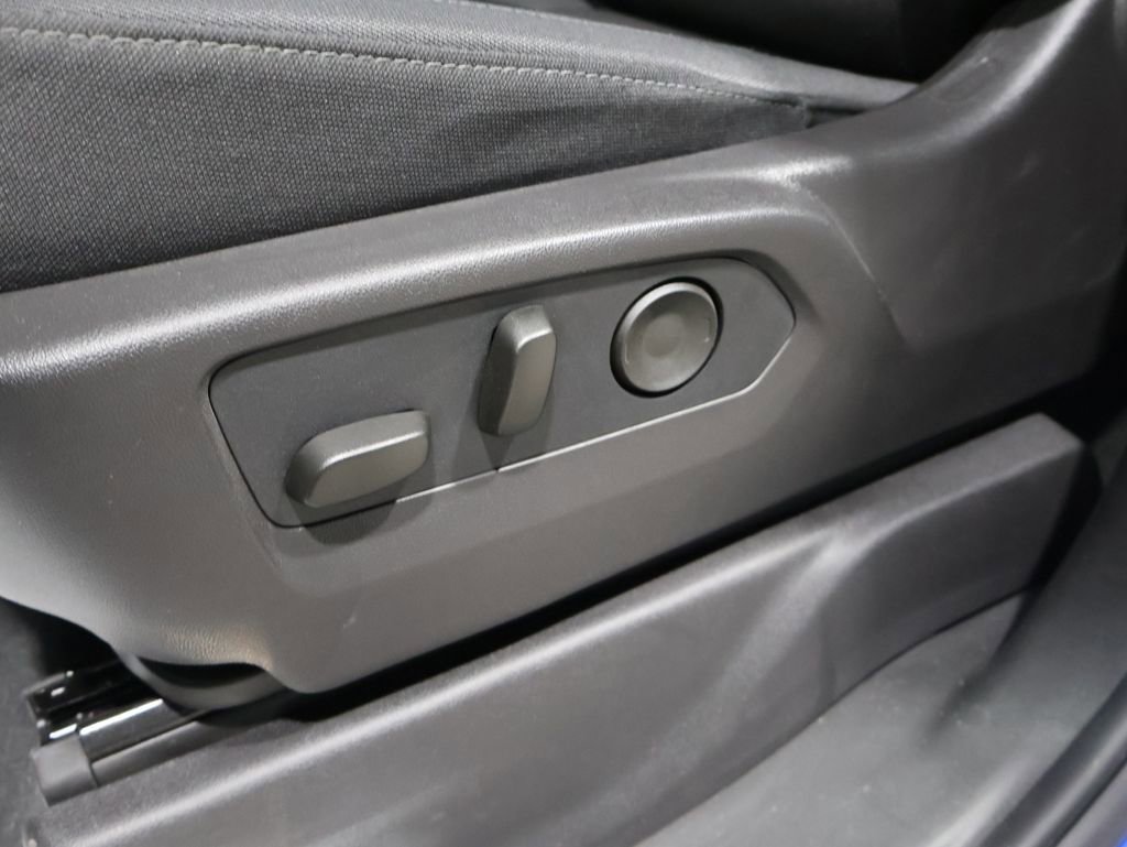 Used 2025 Chevrolet Silverado 1500 LT image 12